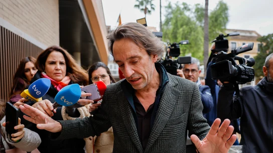 El exjefe de gabinete de Carlos Mazón, José Manuel Cuenca, a su llegada al juzgado de Catarroja El exjefe de gabinete de Carlos Mazón, José Manuel Cuenca, a su llegada al juzgado de Catarroja