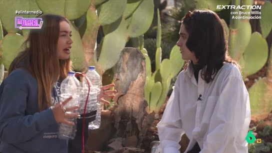 Olivia Mandle explica su invento para limpiar el mar de microplásticos: "Imagina lo que podría hacer si lo usaran más personas" Olivia Mandle explica su invento para limpiar el mar de microplásticos: "Imagina lo que podría hacer si lo usaran más personas"