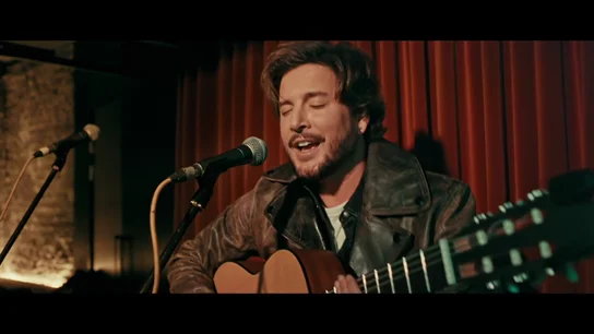 Manuel Carrasco se sube a un 'open mic' en un pub de Londres para cantar 'El grito del niño': el vídeo de su actuación frente a Jordi Évole Manuel Carrasco se sube a un 'open mic' en un pub de Londres para cantar 'El grito del niño': el vídeo de su actuación frente a Jordi Évole