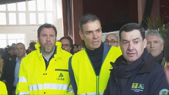 Óscar Puente, Pedro Sánchez y Juanma Moreno, en Adamuz tras el accidente de dos trenes Óscar Puente, Pedro Sánchez y Juanma Moreno, en Adamuz tras el accidente de dos trenes