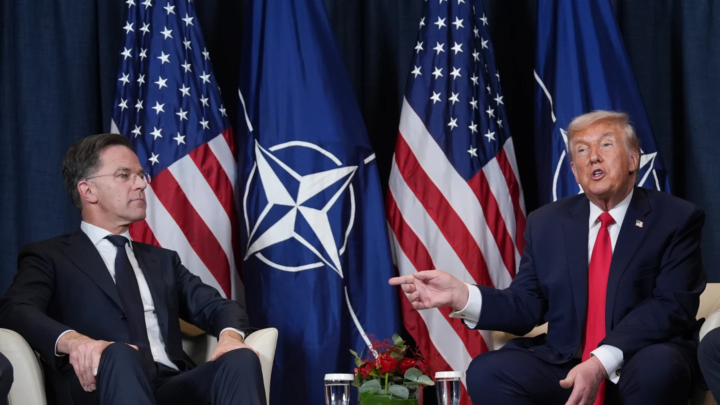El presidente de EEUU, Donald Trump, con el secretario general de la OTAN, Mark Rutte, este miércoles en el Foro de Davos, en Suiza. El presidente de EEUU, Donald Trump, con el secretario general de la OTAN, Mark Rutte, este miércoles en el Foro de Davos, en Suiza.