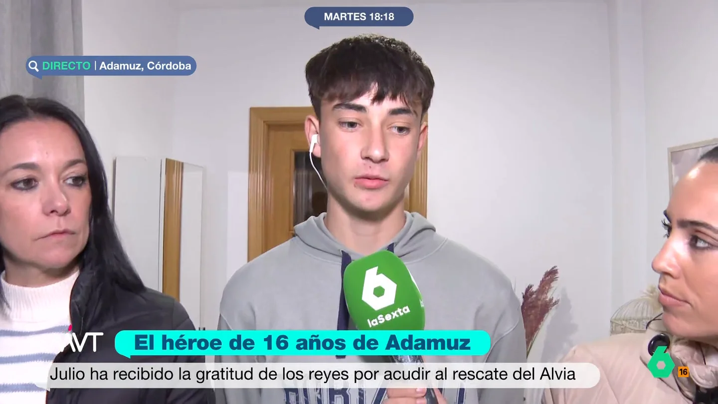 Julio, uno de los héroes de 16 años de Adamuz: "Al llegar allí nos encontramos con gente pegando voces, gente que no sabía para dónde ir y una masacre" Julio, uno de los héroes de 16 años de Adamuz: "Al llegar allí nos encontramos con gente pegando voces, gente que no sabía para dónde ir y una masacre"
