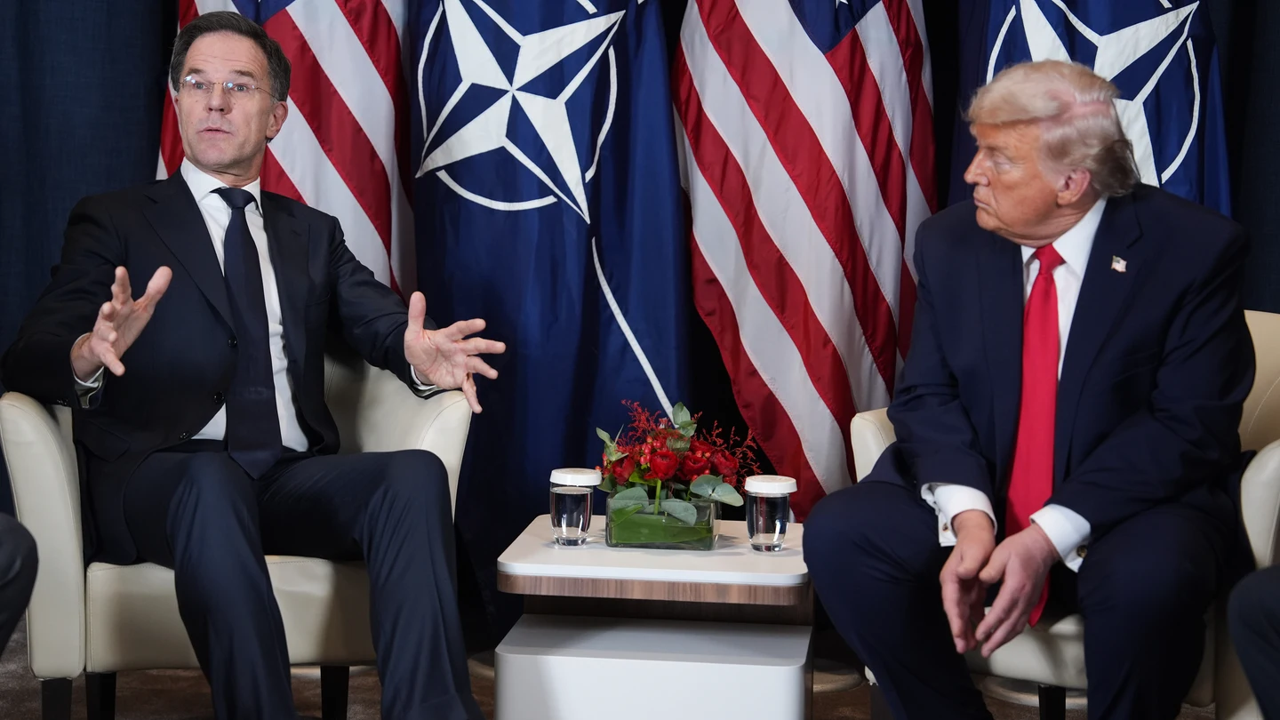 El secretario general de la OTAN, Mark Rutte, y el presidente de EEUU, Donald Trump, este miércoles en el Foro de Davos, en Suiza. El secretario general de la OTAN, Mark Rutte, y el presidente de EEUU, Donald Trump, este miércoles en el Foro de Davos, en Suiza.