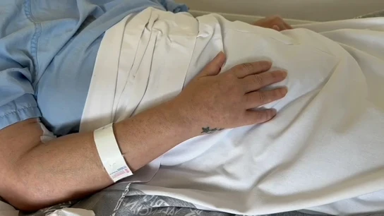 Imagen de Estefanía tumbada en la cama del hospital Imagen de Estefanía tumbada en la cama del hospital