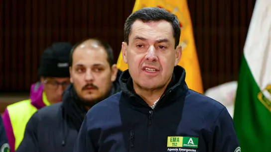 El presidente de la Junta de Andalucía, Juanma Moreno, ofrece una rueda de prensa este jueves, en Adamuz (Córdoba). El presidente de la Junta de Andalucía, Juanma Moreno, ofrece una rueda de prensa este jueves, en Adamuz (Córdoba).