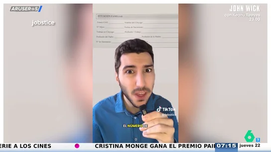 Alfonso Arús reacciona al cuestionario laboral más surrealista: "Falta saber a qué partido votas y de qué equipo de fútbol eres" Alfonso Arús reacciona al cuestionario laboral más surrealista: "Falta saber a qué partido votas y de qué equipo de fútbol eres"