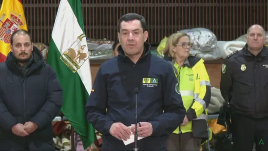 Juanma Moreno comparece ante la prensa desde Adamuz. Juanma Moreno comparece ante la prensa desde Adamuz.