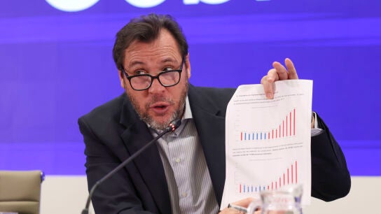 El ministro de Transportes, &Oacute;scar Puente, durante su comparecencia por el accidente de Adamuz