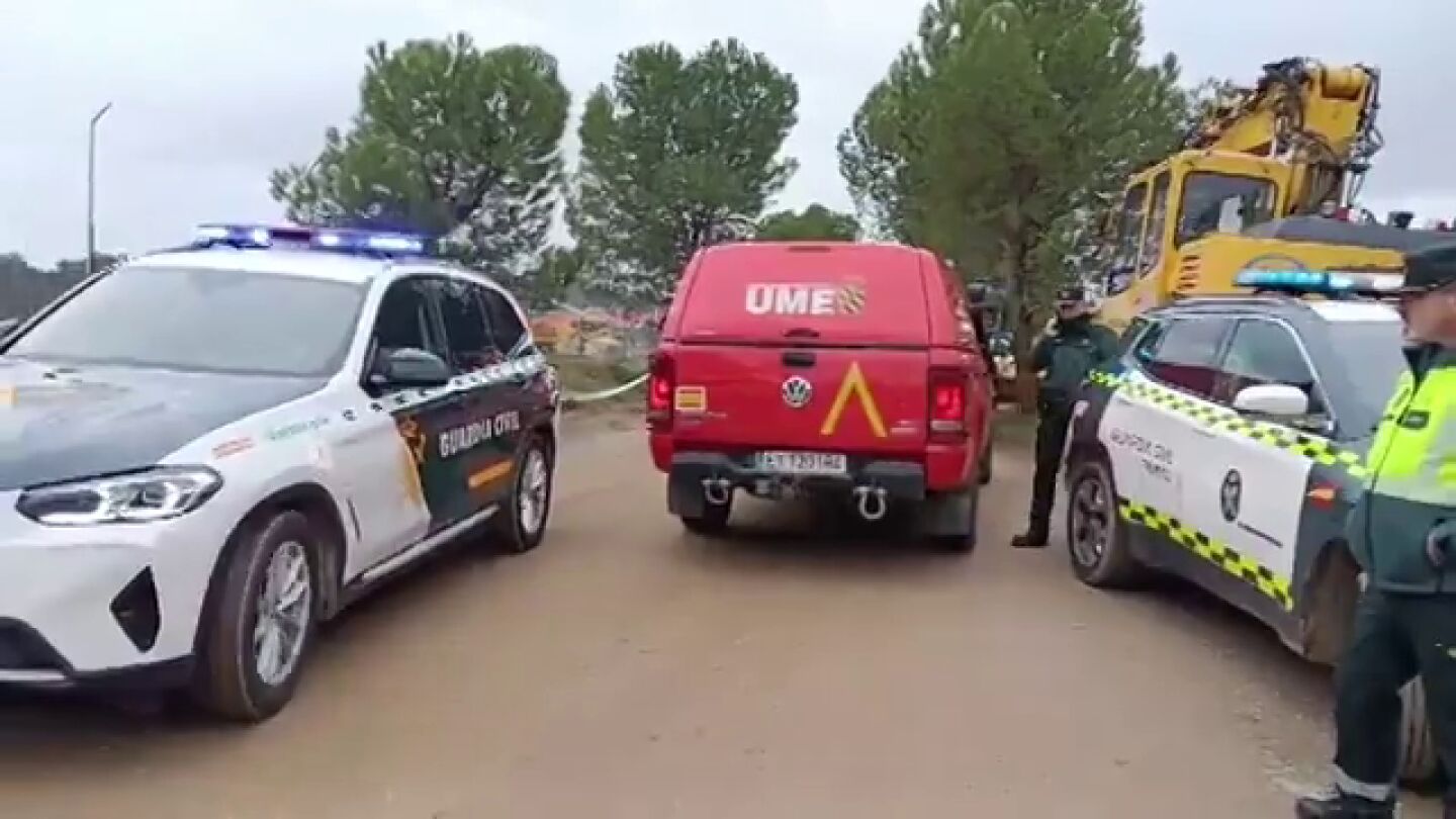 La UME llega a las vías del tren de Adamuz tras el hallazgo de los últimos cuerpos