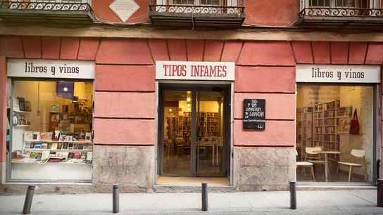 El adiós de 'Tipos Infames', la librería obligada a cerrar tras 15 años por la "gentrificación" de Madrid El adiós de 'Tipos Infames', la librería obligada a cerrar tras 15 años por la "gentrificación" de Madrid