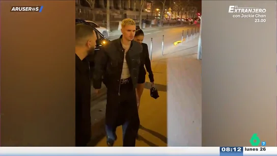 Romeo Beckham acude con su novia y su hermano Cruz a un desfile en plena polémica con Brooklyn Romeo Beckham acude con su novia y su hermano Cruz a un desfile en plena polémica con Brooklyn