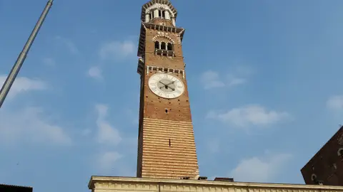 Descubre la Torre de Lamberti de Verona y la curiosa utilidad de sus dos campanas Descubre la Torre de Lamberti de Verona y la curiosa utilidad de sus dos campanas