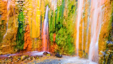 Cascada de Colores, en La Palma, Islas Canarias Cascada de Colores, en La Palma, Islas Canarias