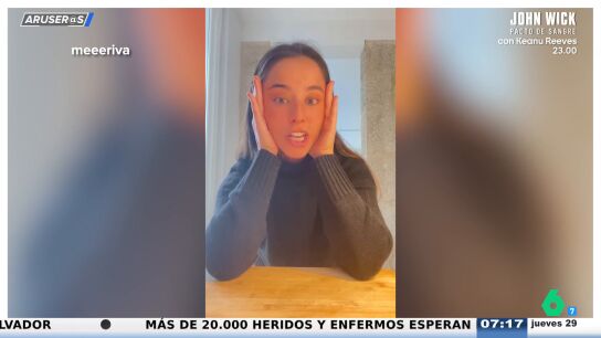 Una pareja denuncia que un restaurante les llam&oacute; de madrugada por un vino no cobrado: "Nos reclaman un error suyo"