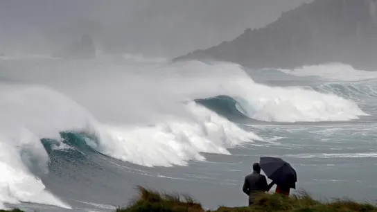 Grandes olas y lluvias en Galicia Grandes olas y lluvias en Galicia