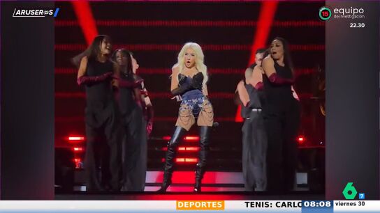 Christina Aguilera canta sus mejores &eacute;xitos en un concierto ben&eacute;fico en Francia: "Parece la de hace 30 a&ntilde;os"