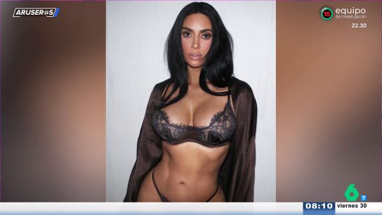 Kim Kardashian posa con la lencer&iacute;a de su marca tras el &eacute;xito de Sydney Sweeney: "Est&aacute; un poco celosa"