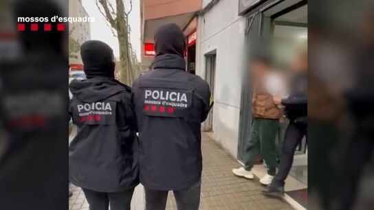 Los Mossos detienen a un hombre en L'Hospitalet (Barcelona) por financiar a Ham&aacute;s con 31 operaciones por 600.000 euros