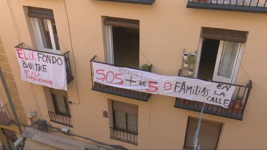 Vecinos denuncian una oleada de desahucios. Vecinos denuncian una oleada de desahucios.