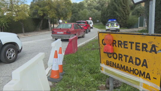 Carretera cortada en C&aacute;diz