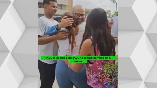 Celebraciones de liberaciones de presos en las puertas de El Helicoide, en Venezuela.