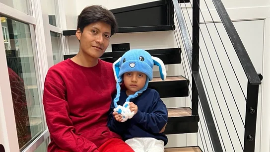 Liam Ramos junto a su padre ya en casa. Liam Ramos junto a su padre ya en casa.