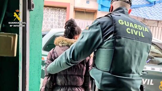 Okuparon la casa de un anciano discapacitado y le estafaron 14.000 euros: detienen a 14 miembros de un clan en Ejea.