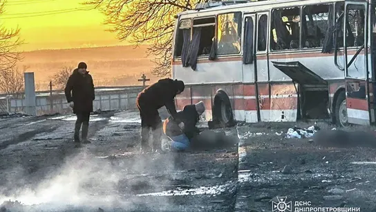 Ataque ruso contra un autobús en Ucrania Ataque ruso contra un autobús en Ucrania