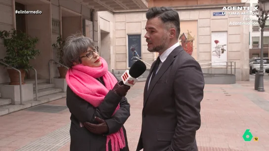 La 'queja' de Gabriel Rufián contra Oriol Junqueras: "A veces llama a unas horas..." ¿Están enganchados al móvil los Diputados? Thais Villas ha visitado la Carrera de San Jerónimo para conocer los hábitos de sus señorías en cuanto al uso de esta tecnología.