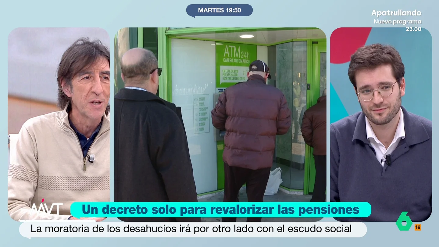 Benjamín Prado recuerda que el PP revalorizaba las pensiones por debajo de lPC: "Lecciones deberían dar pocas" Benjamín Prado celebra en este vídeo el acuerdo entre Gobierno y PP para la subida de las pensiones, después de la decisión del Ejecutivo de llevarlas en un decreto solo para ellas y otro para las medidas del escudo social.