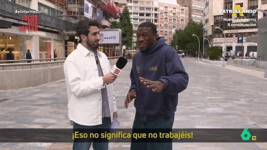 Dylan Ennis, del UCAM Murcia, declara su amor a España: "Mis amigos me dicen que vivimos de vacaciones todo el año" Isma Juárez pasea por Murcia junto a Dylan Ennis, jugador de baloncesto del UCAM Murcia, que en este vídeo le explica las cosas que más le gustan de España, desde la sobremesa a los paparajotes, y se ofrece como rey mago para la próxima cabalgata.