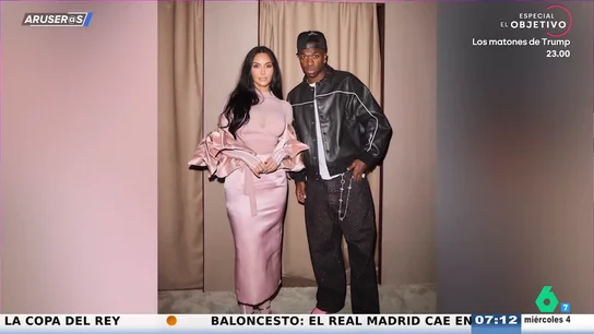 Kim Kardashian inaugura su 'pop up' en París con aparición de Vinicius Kim Kardashian inaugura su 'pop up' en París con aparición de Vinicius