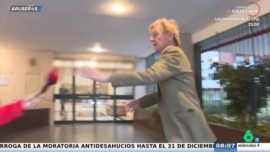 Alfonso Arús explota contra Ernesto de Hannover tras asustar a un reportero e intentar quitarle el micro: "Es un grosero" Alfonso Arús explota contra Ernesto de Hannover tras asustar a un reportero e intentar quitarle el micro: "Es un grosero"