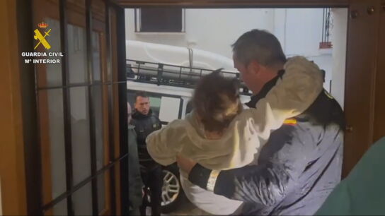 La Guardia Civil desaloja casa por casa en Grazalema por temor a un desprendimiento: "Se han escuchado sonidos raros"