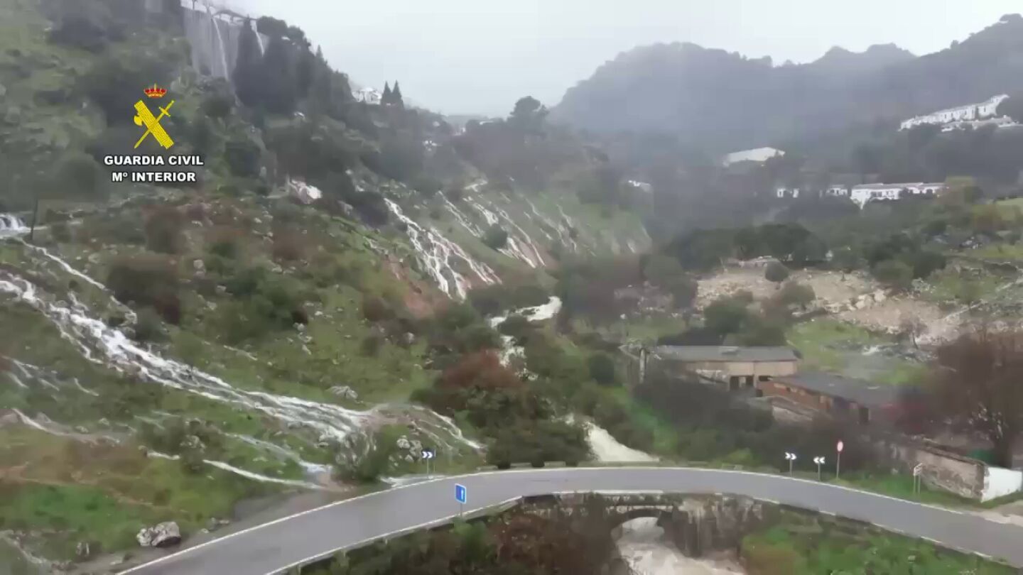 Grazalema, a vista de dron: así ha quedado la localidad gaditana tras las intensas lluvias de la borrasca Leonardo