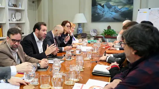 Acaba sin acuerdo la segunda reunión de Puente y los sindicatos para desconvocar la huelga de maquinistas Acaba sin acuerdo la segunda reunión de Puente y los sindicatos para desconvocar la huelga de maquinistas