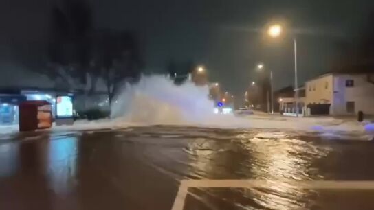 La rotura de una tuber&iacute;a corta la l&iacute;nea 8 de Metro de Madrid e inunda la M14 y el t&uacute;nel de acceso al aeropuerto de Barajas