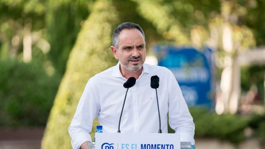 El alcalde de Móstoles, Manuel Bautista, durante un encuentro de campaña del PP El alcalde de Móstoles, Manuel Bautista, durante un encuentro de campaña del PP