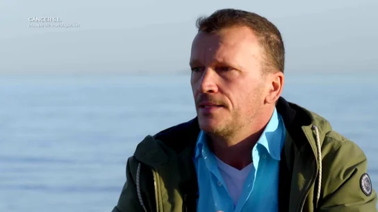 Yannick Much, amigo de una víctima de las pseudoterapias contra el cáncer: "Le decían que comprando sus máquinas se iba a curar" Yannick Munch pagó el pseudotratamiento de su amiga Olga contra su cáncer de mama. En este vídeo, explica cómo fue el proceso y el terrible momento en que su amiga se dio cuenta, por si sola, de que su terapia era una estafa.