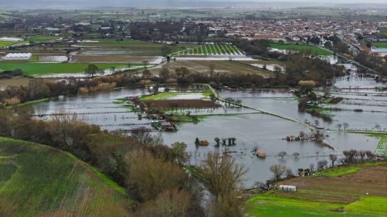 Vista a&eacute;rea de las inundaciones provocadas por el desbordamiento del r&iacute;o Alag&oacute;n en Moraleja.