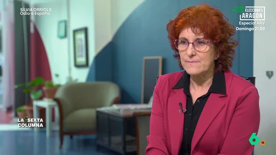 Carme Brugarola, vecina de Ripoll, denunciada por colgar un cartel: "Es una acción contra la censura" En el cartel, diseñado para anunciar las fiestas del municipio, se podía ver a una joven con Hijab. Esto no fue del agrado de Sílvia Orriols, la alcaldesa, que decidió prohibir su uso.