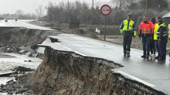 Da&ntilde;os causados en la carretera GR-4105 como consecuencia de la crecida del r&iacute;o Alhama