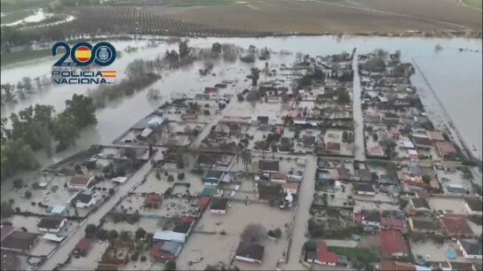 Las impactantes im&aacute;genes de la crecida del Guadalquivir dejan casas inundadas y calles anegadas en C&oacute;rdoba