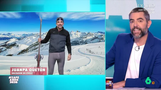 Juanpa Quetón aclara los rumores sobre el 'Penisgate' en los Juegos Olímpicos de Invierno: "¿Qué ácido ni qué ácido?" Nacho García se convierte en Juanpa Quetón, un esquiador español que está participando en los Juegos Olímpicos de Invierno para compartir más información sobre el polémico 'Penisgate'.
