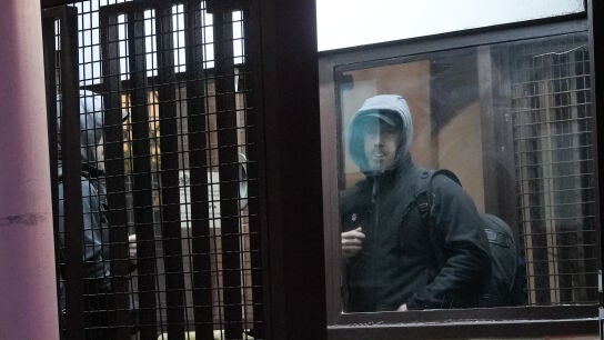 El exjefe militar de ETA Garikoitz Aspiazu Rubina, alias 'Txeroki', a su salida de la prisi&oacute;n de Martutene