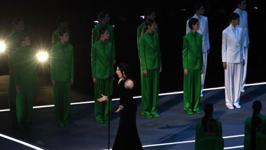 Laura Pausini canta el himno de Italia en San Siro por los JJOO de Invierno