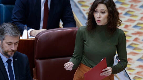 La presidenta de la Comunidad de Madrid, Isabel D&iacute;az Ayuso, interviene durante el Pleno en la Asamblea de Madrid celebrado el pasado jueves. 