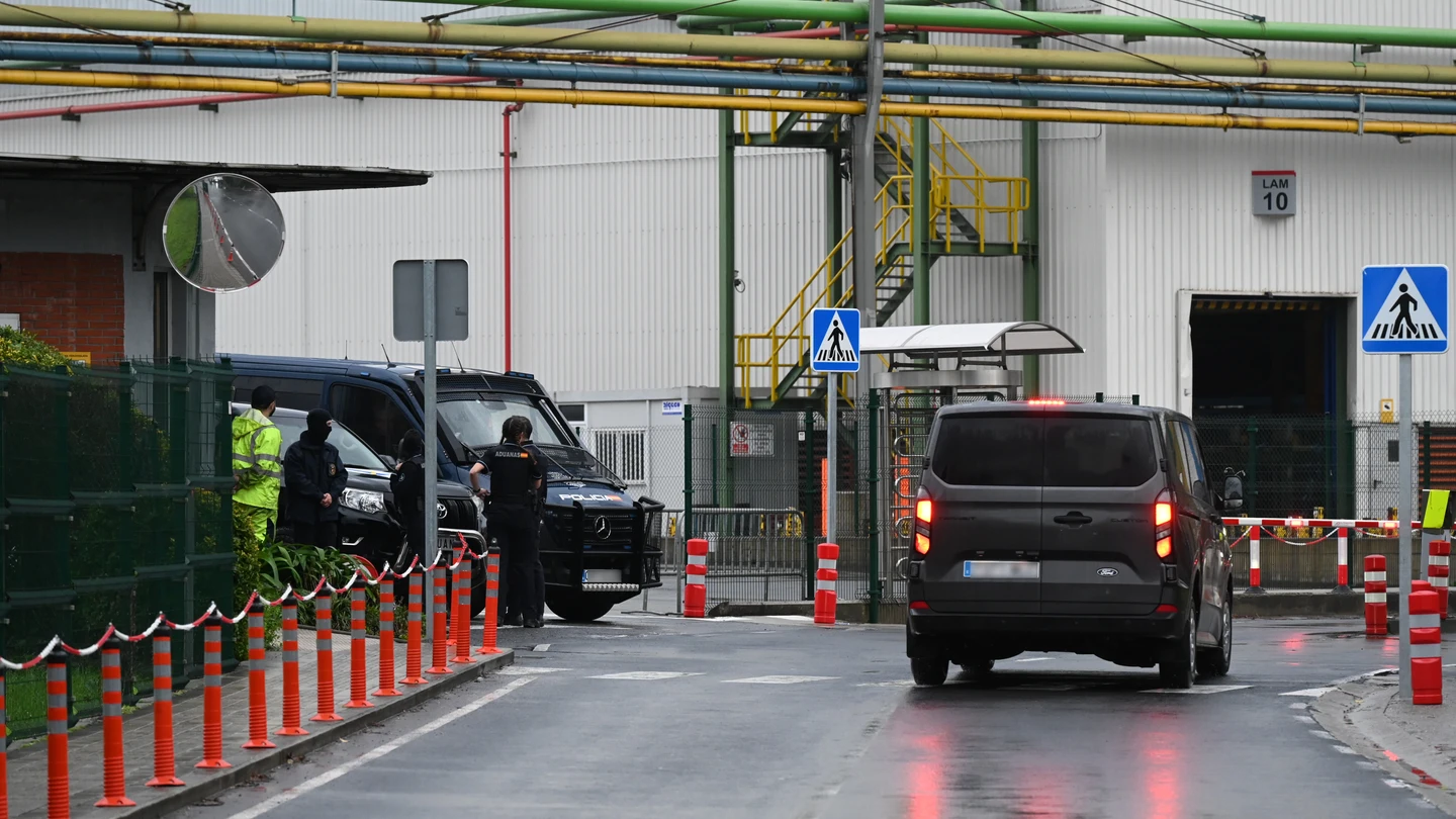 La Policía registra la planta de Sidenor, investigada por la venta de acero a Israel La Policía registra la planta de Sidenor, investigada por la venta de acero a Israel