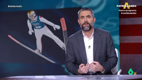 el intermedio - Dani Mateo Penisgate JJOO de Invierno Dani Mateo analiza el caso de los saltadores olímpicos que se inyectan ácido hialurónico en el pene para aumentar su tamaño y así hacer saltos más largos. Como no podía ser de otro modo, reta a Wyominga a un duelo de chistes fáciles sobre ello.