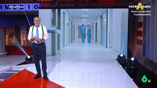 Wyoming, sobre la privatización de la sanidad: "Estamos asistiendo a una verdadera demolición del sistema público de salud" El presentador señala que casi el 18% de las camas de hospitales en España están gestionadas por empresas privadas. Además, "uno de cada tres hospitales de la sanidad pública está gestionado por la sanidad privada".